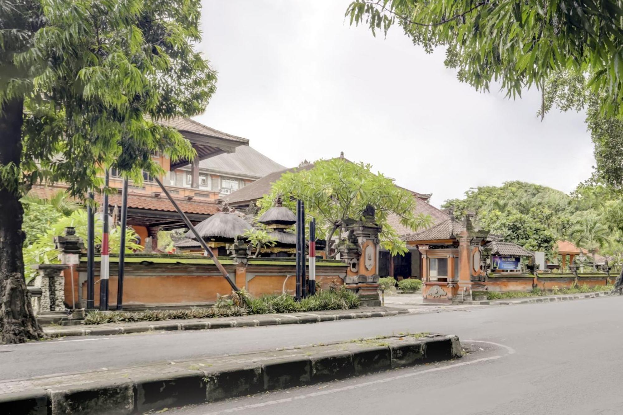 Super Oyo 3261 Hotel Ratu Denpasar Exteriér fotografie